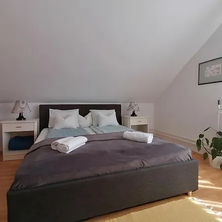 Agnes Nyaralohaz Feriehus *